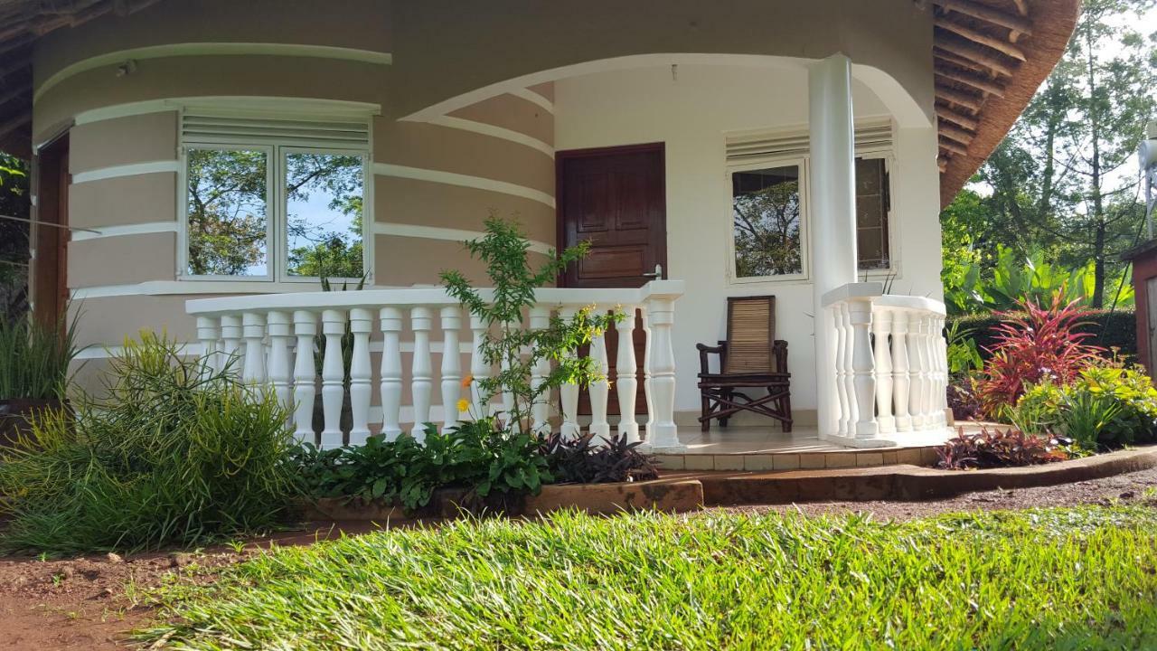 Brownstone Country Home Lira Exterior photo